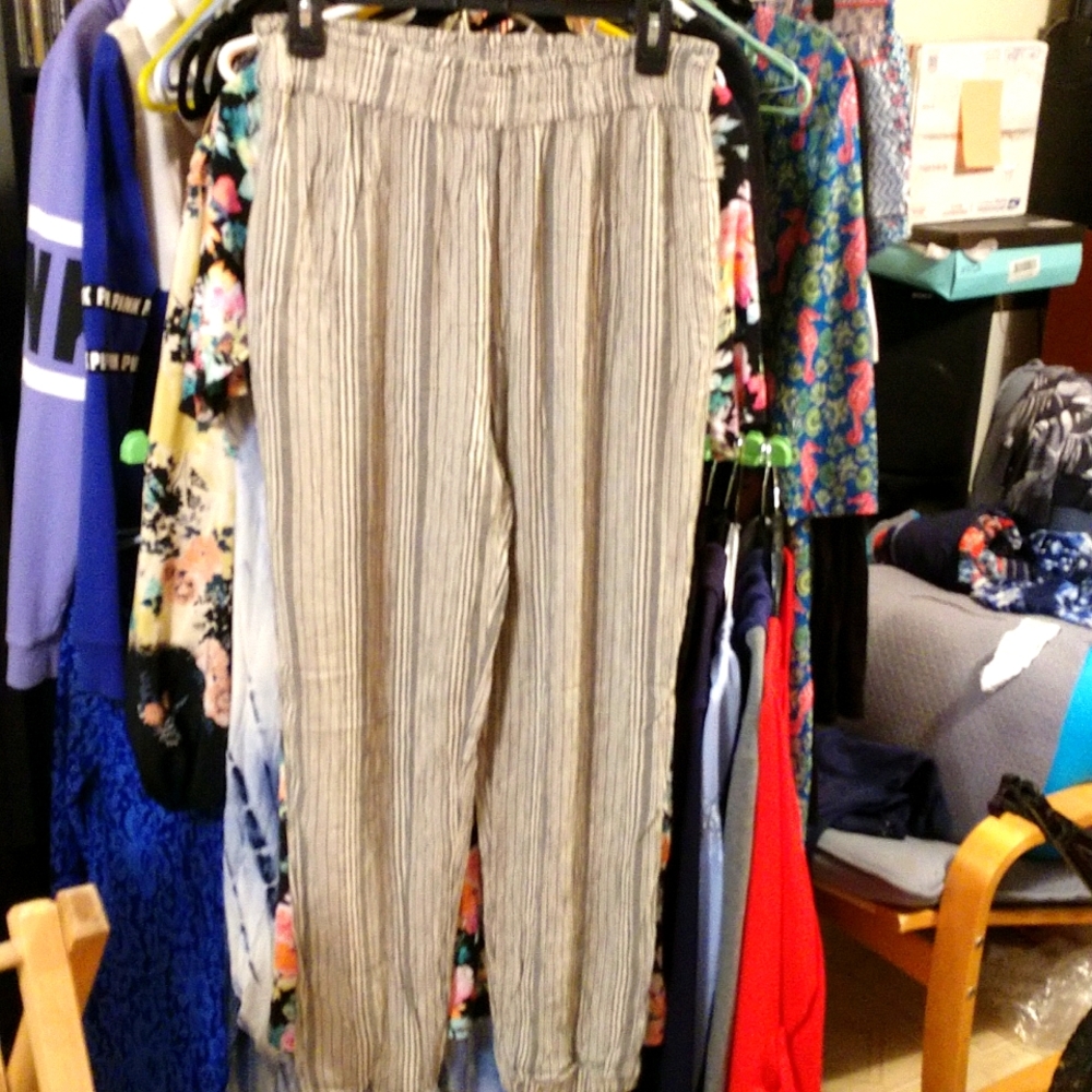 American Eagle Flowy Pant's